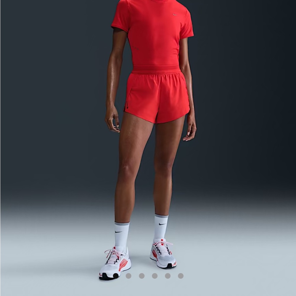 Nike AeroSwift women’s